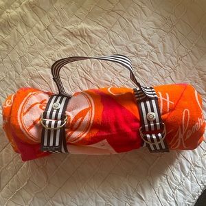 New - never used Henri Bend beach towel with yoga style strapped carrier